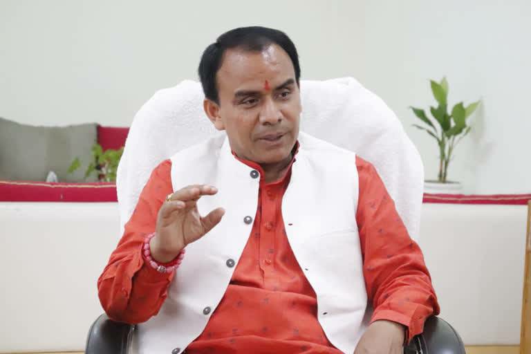 प्रदेश के सभी शिक्षण संस्थानों में बड़े महोत्सव के रुप में मनाया जाएगा स्वाधीनता दिवस,शिक्षा मंत्री ने अधिकारियों को दिये निर्देश