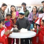 ना फाइव स्टार होटल ना क्लब रास आया, डीएम देहरादून के बेटे सनवल और सिविल ने भिक्षावृत्ति उन्मूलित बच्चों संग केक काट जन्मदिन मनाया,दे गए डीएम सविन बंसल बड़ा संदेश