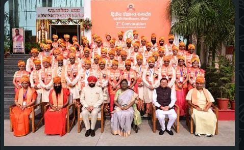 राष्ट्रपति द्रौपदी मुर्मु ने पतंजलि विश्वविद्यालय के दीक्षांत समारोह में की शिरकत, छात्रों को दिए प्रेरणादायक संदेश