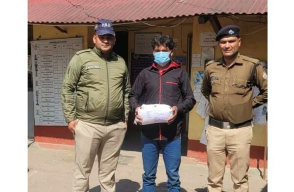 दून पुलिस की बड़ी कार्रवाई- 1 किलो से अधिक गांजे के साथ युवक गिरफ्तार